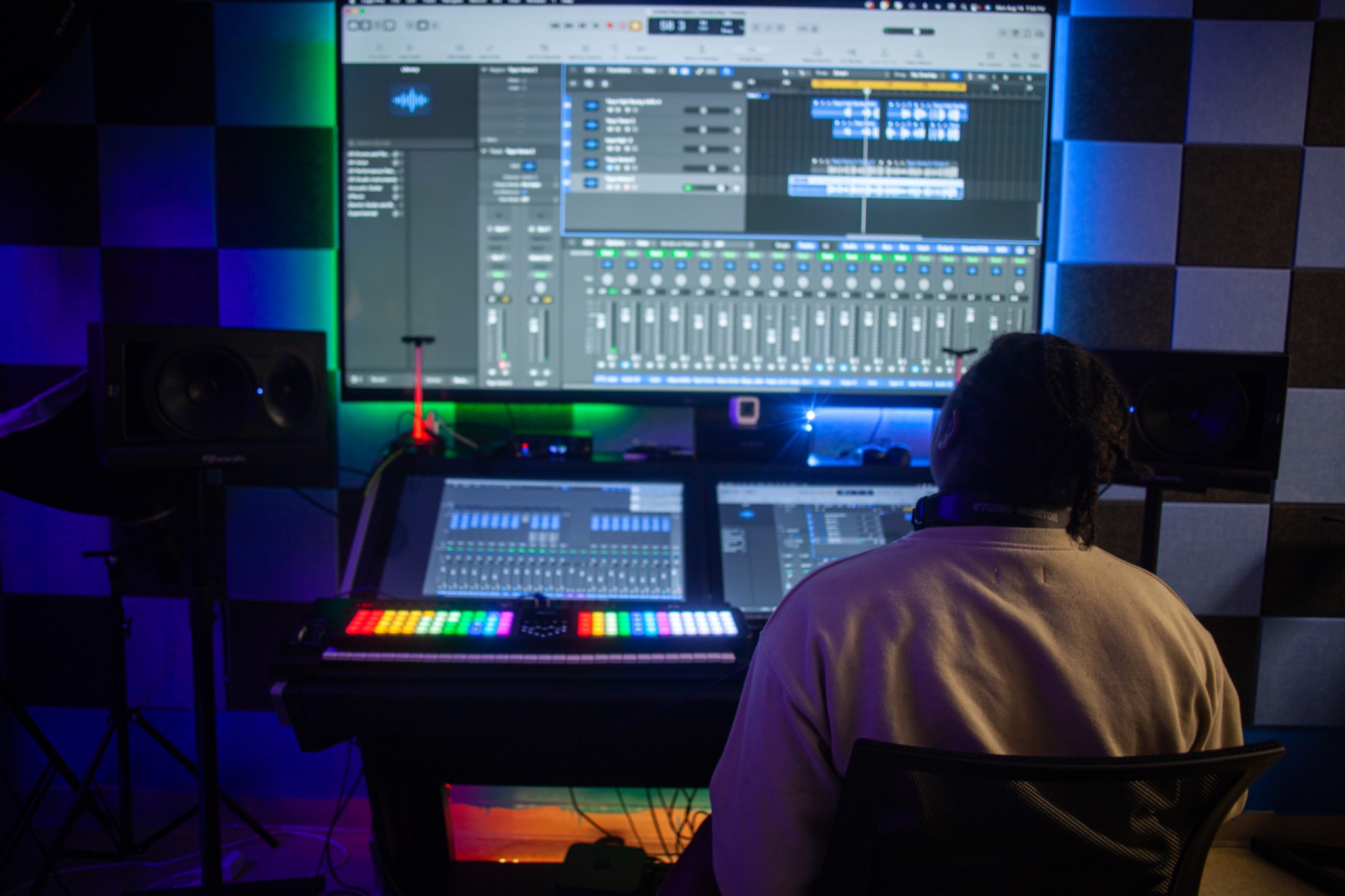 Audio editing and mixing at the SOT studio workstation